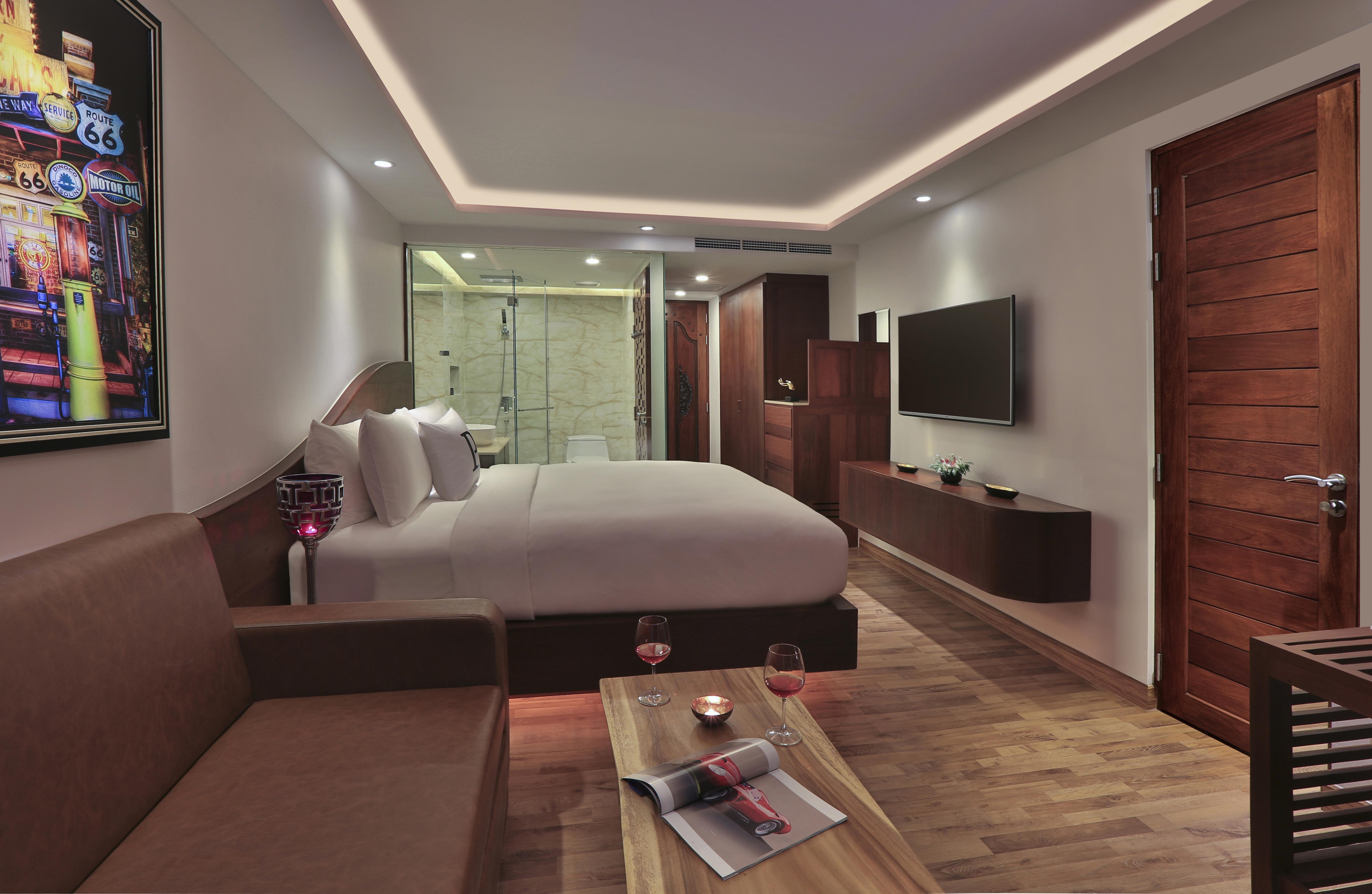 The Privilege Hotel Ezra Beach Club Bang Rak Beach  Eksteriør bilde