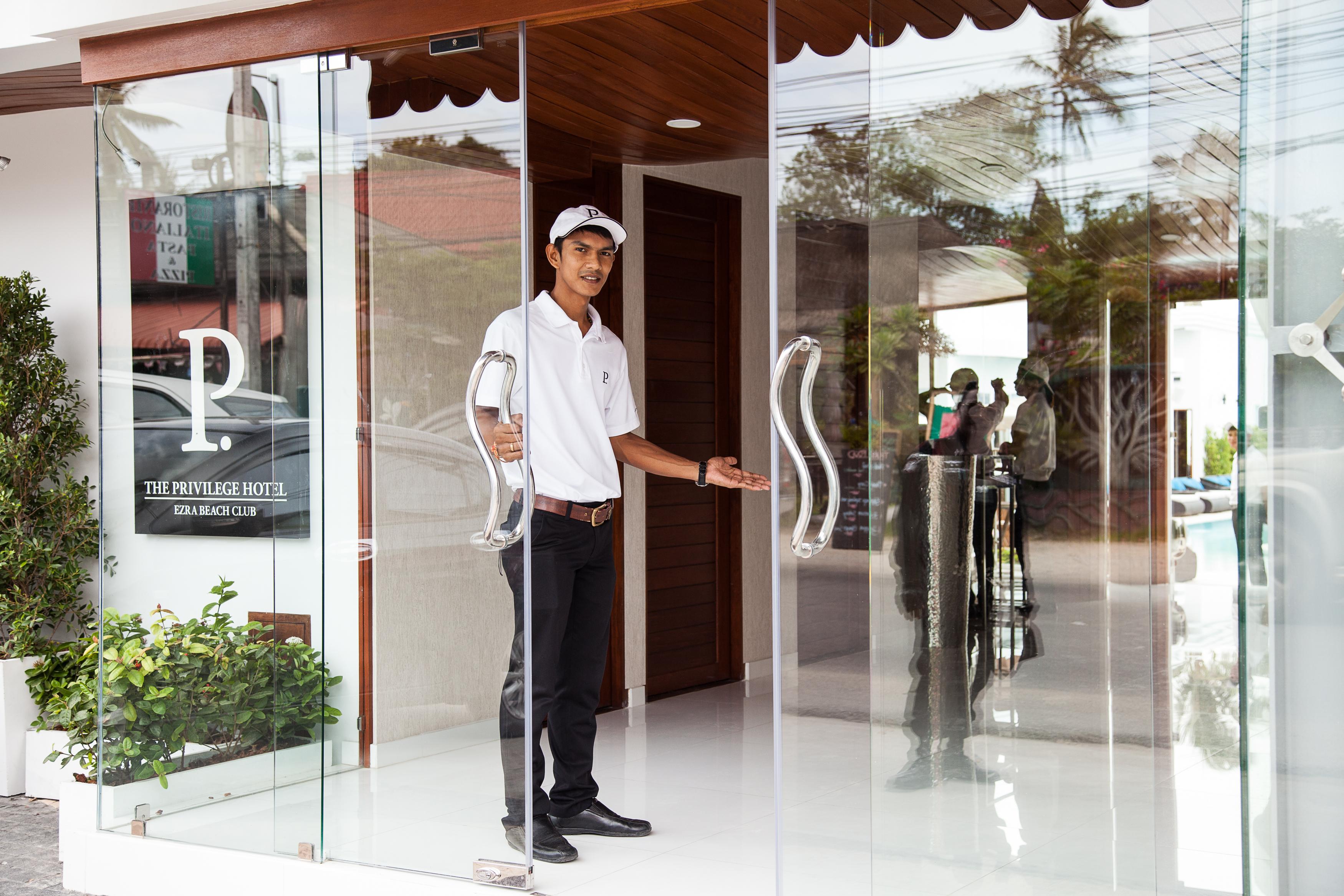 The Privilege Hotel Ezra Beach Club Bang Rak Beach  Eksteriør bilde