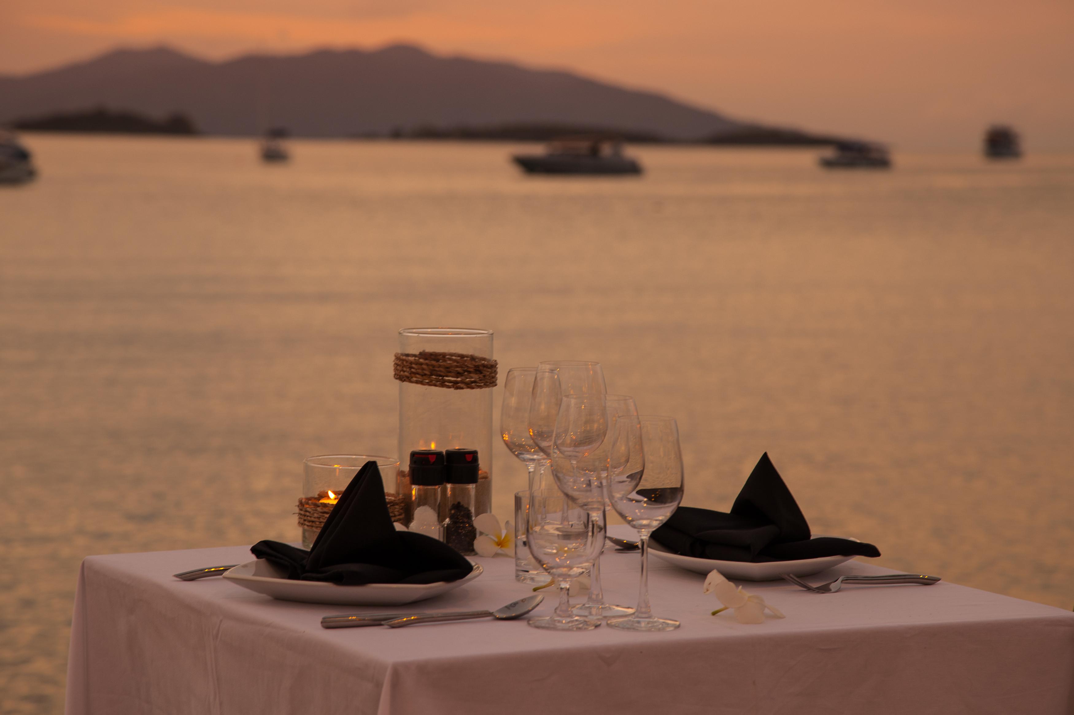 The Privilege Hotel Ezra Beach Club Bang Rak Beach  Eksteriør bilde