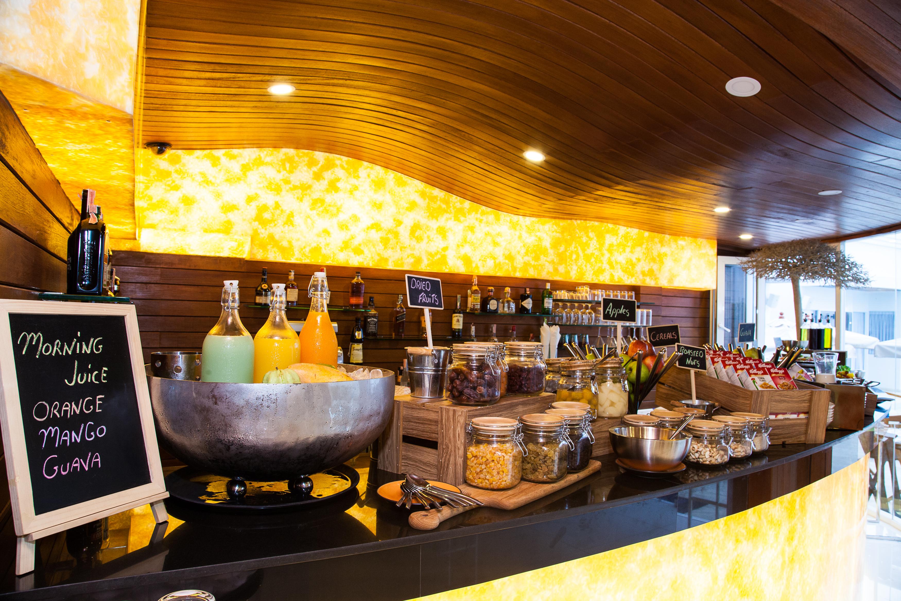 The Privilege Hotel Ezra Beach Club Bang Rak Beach  Eksteriør bilde