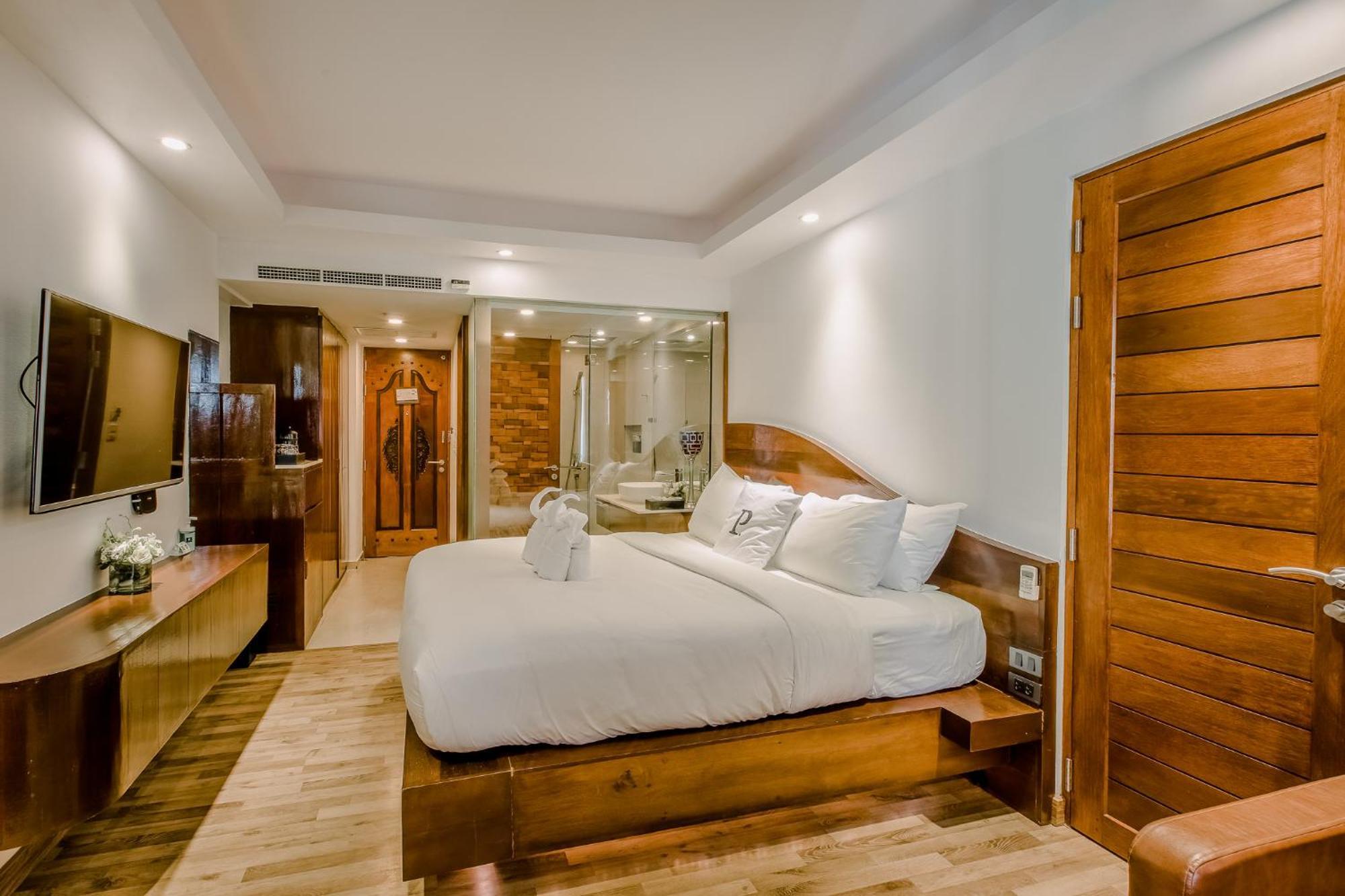 The Privilege Hotel Ezra Beach Club Bang Rak Beach  Eksteriør bilde