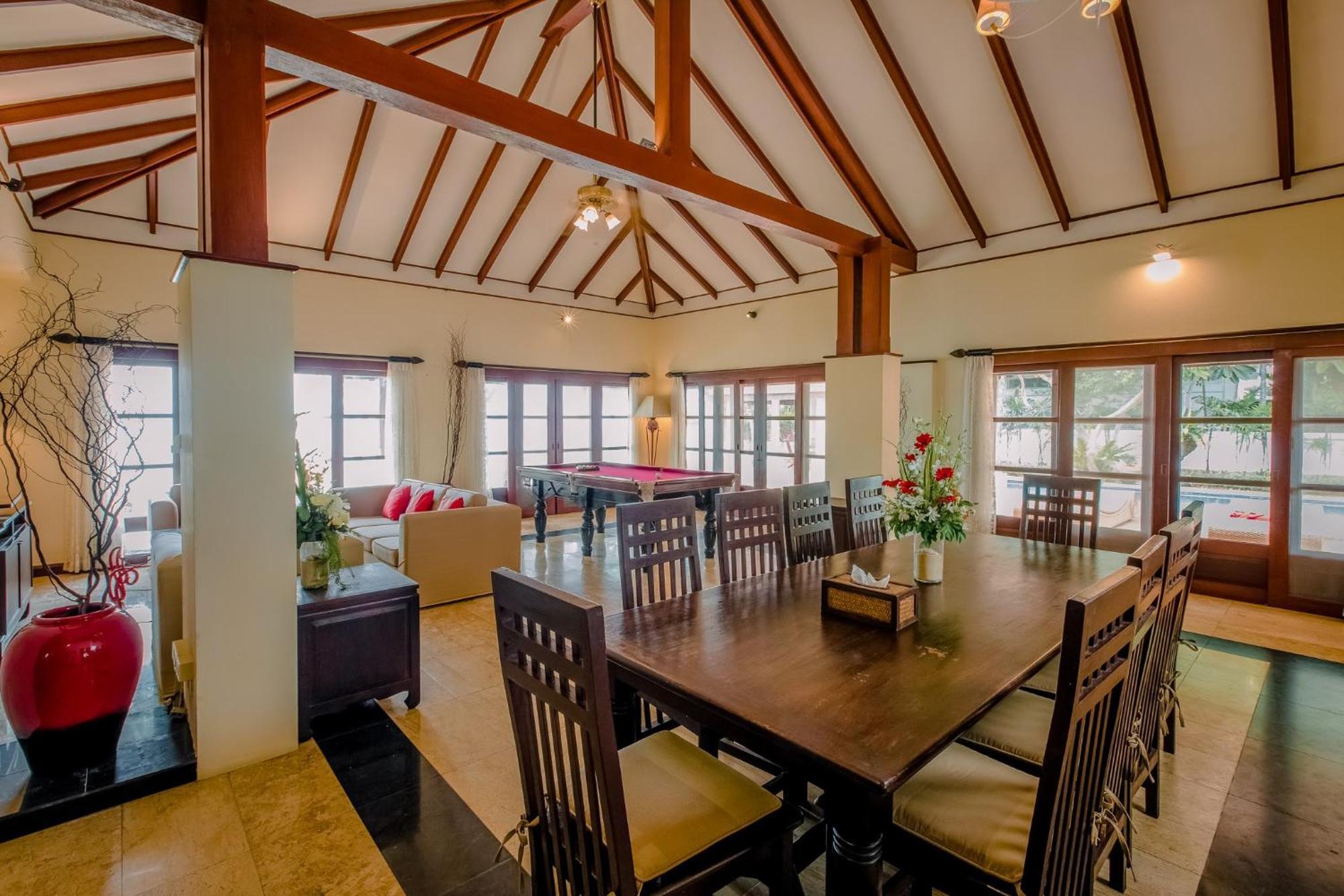 The Privilege Hotel Ezra Beach Club Bang Rak Beach  Eksteriør bilde