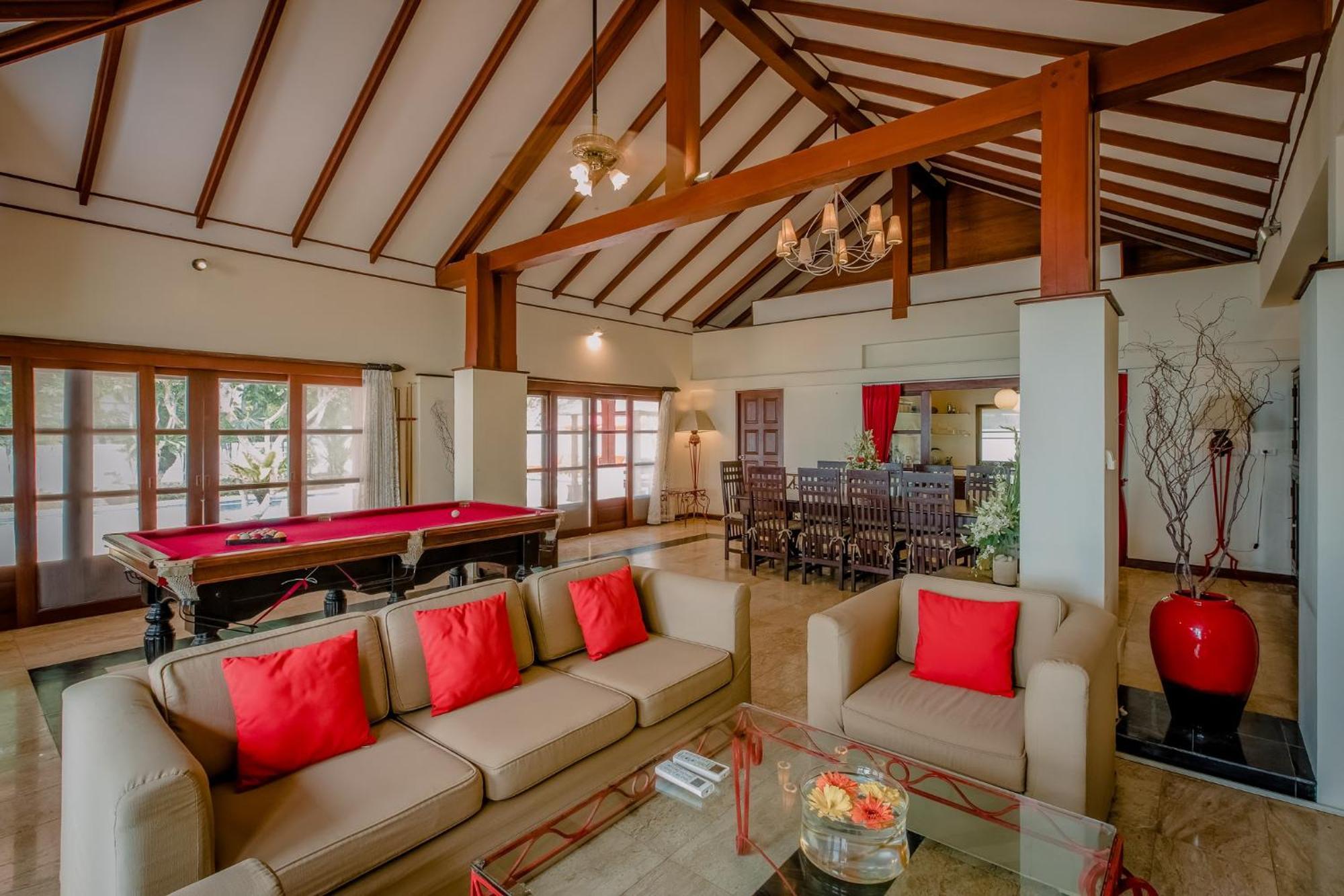 The Privilege Hotel Ezra Beach Club Bang Rak Beach  Eksteriør bilde