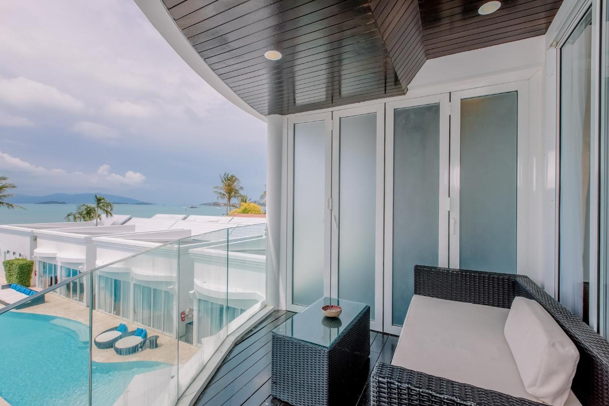 The Privilege Hotel Ezra Beach Club Bang Rak Beach  Eksteriør bilde